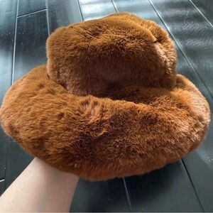 NWT Gigi Pip Parker Faux Fur Bucket Hat